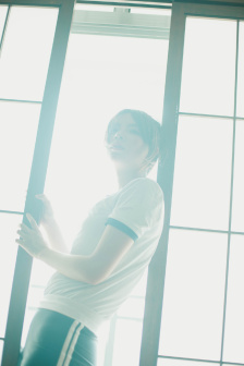 《年轻女教师》hd在线